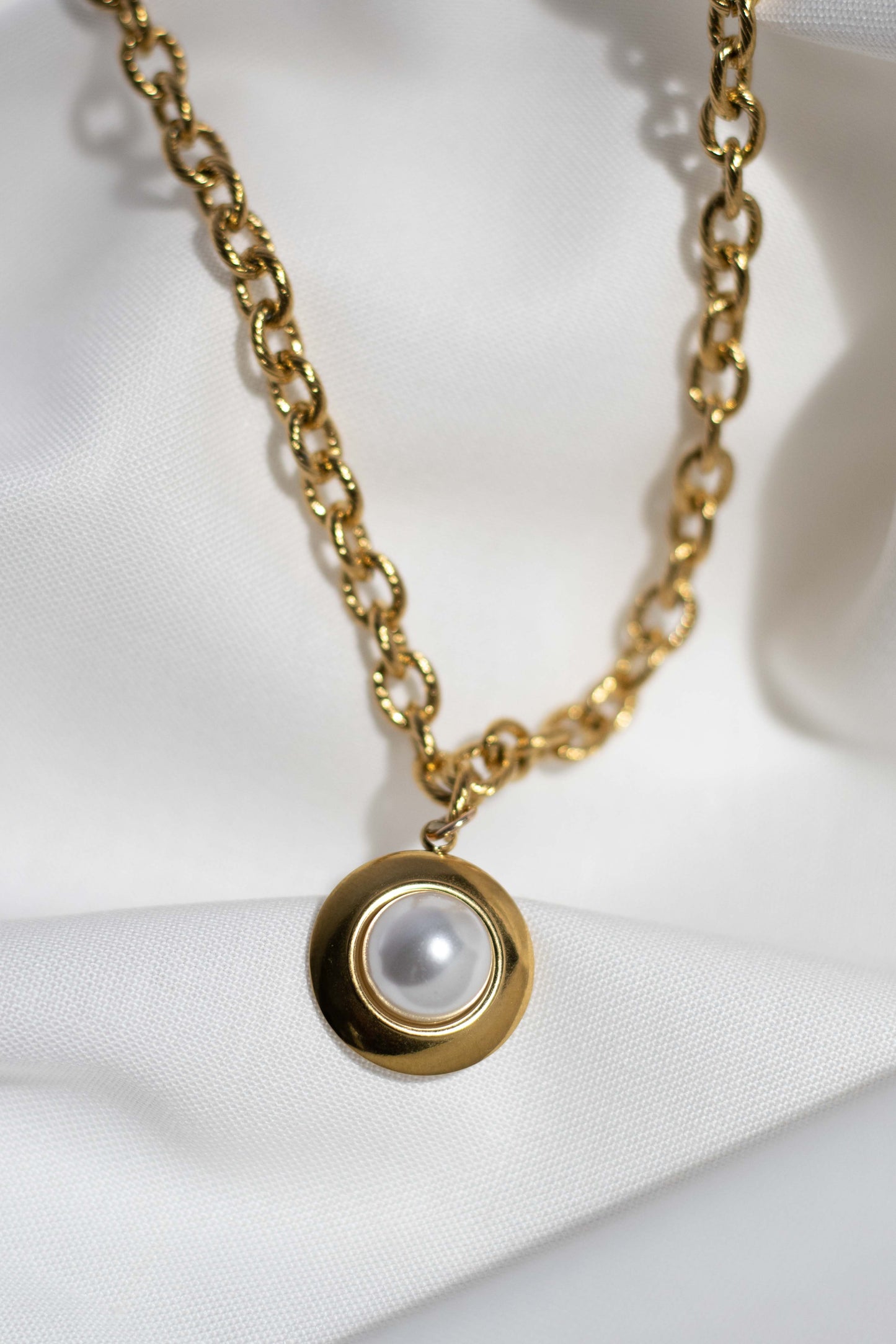 Pop of Pearl Necklace