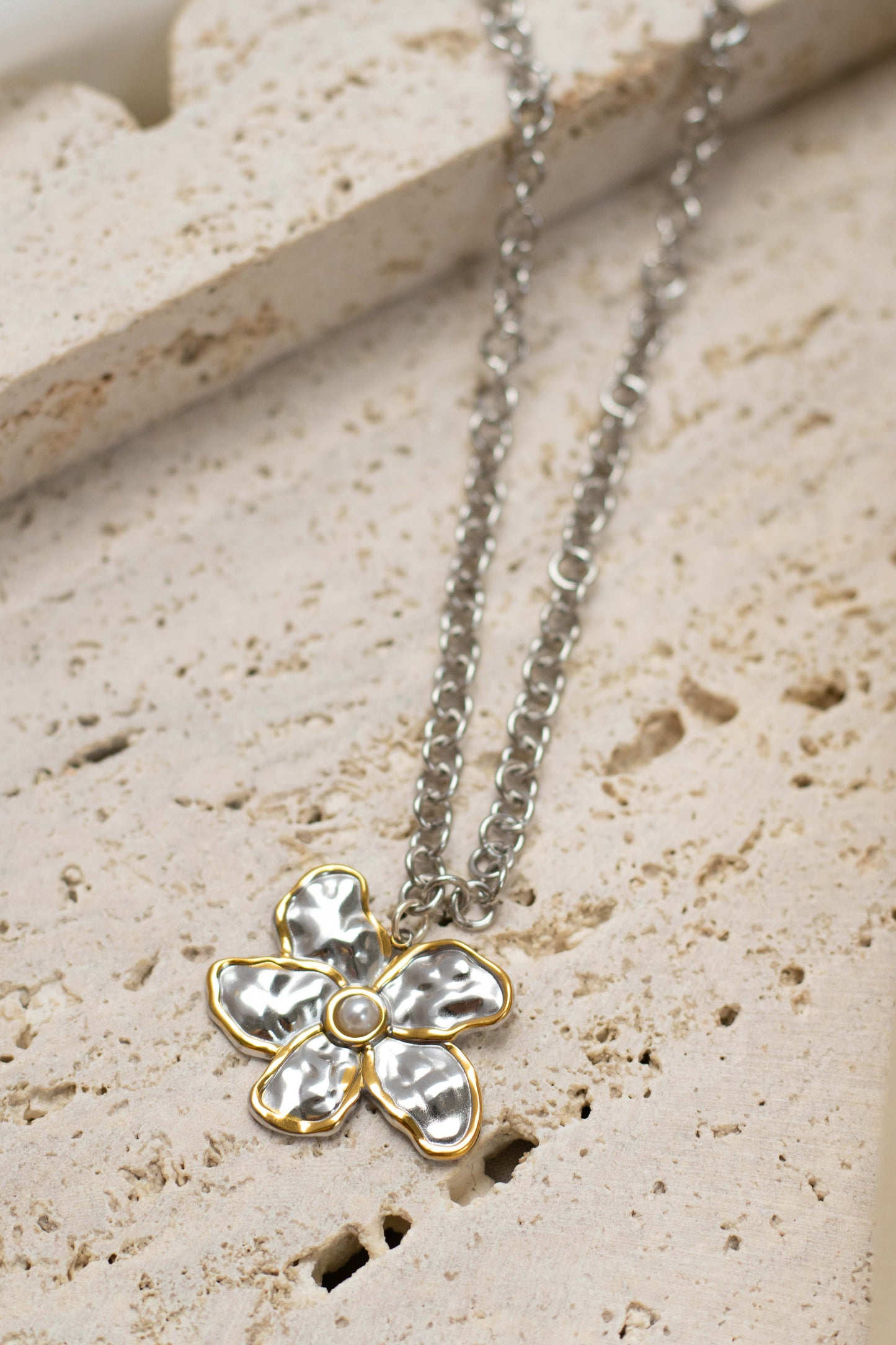 Two Tone Flower Necklace