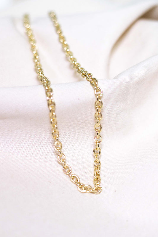 Textured Dainty Chain Necklace